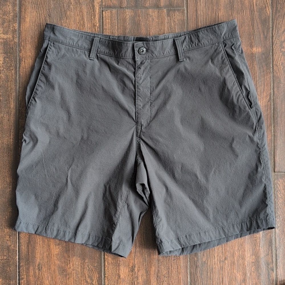 The North Face Dark Gray Outdoor Performance Shorts - Men's 36